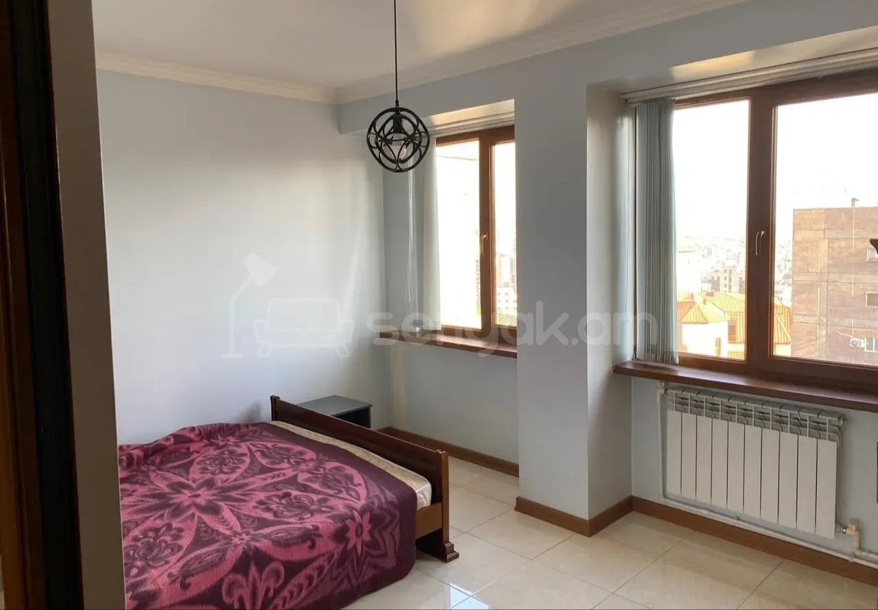 3 Սենյականոց Բնակարան Քարե Շենքում, 76քմ, 9/9 հարկ, Կապիտալ Վերանորոգված, Կահավորված