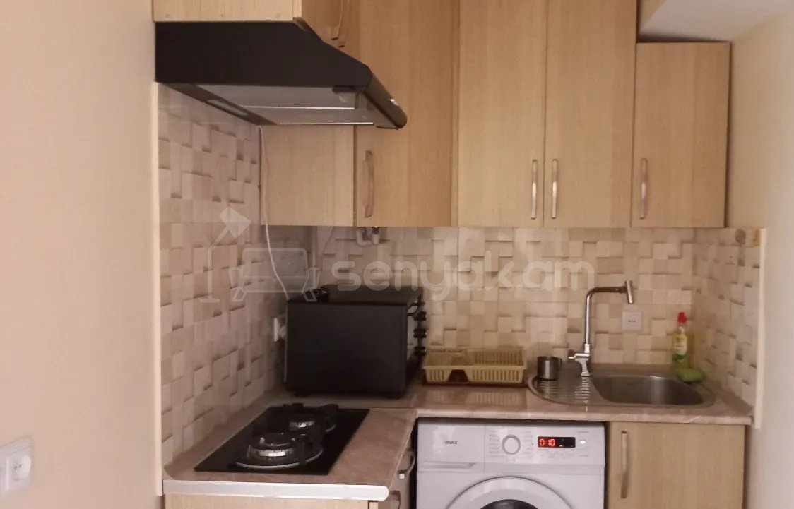 2 Սենյականոց Բնակարան Քարե Շենքում, 33քմ, 3/4 հարկ, Կապիտալ Վերանորոգված, Կահավորված