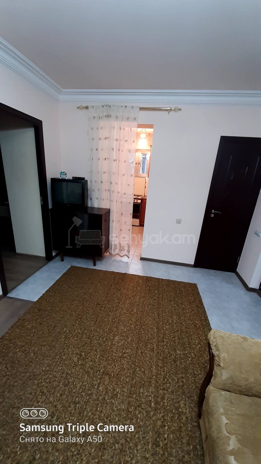 4 Սենյականոց Բնակարան Քարե Շենքում, 100քմ, 1/2 հարկ, Կոսմետիկ Վերանորոգված