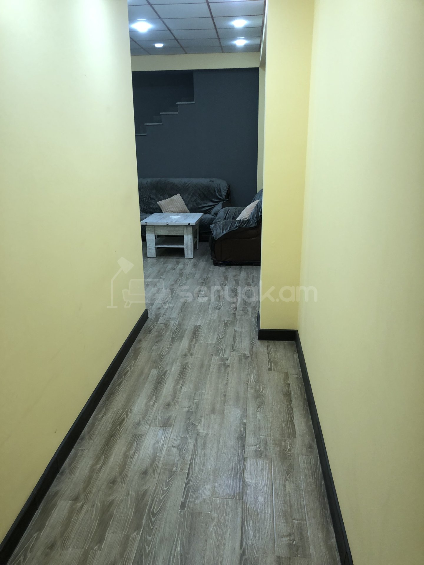 1 Սենյականոց Բնակարան, 35քմ, 1/1 հարկ, Նորմալ Վիճակում, Մասամբ Կահավորված