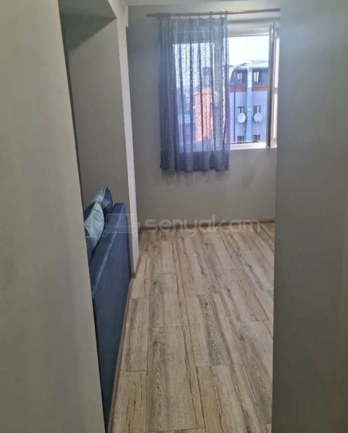 2 Սենյականոց Բնակարան Քարե Շենքում, 56քմ, 5/5 հարկ, Կապիտալ Վերանորոգված, Կահավորված