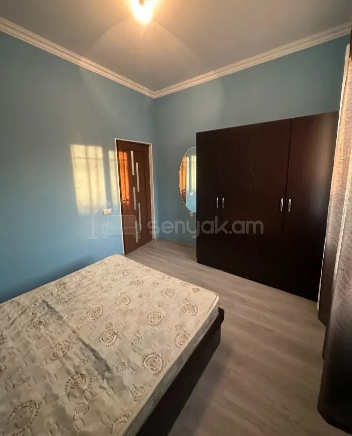 3 Սենյականոց Բնակարան Քարե Շենքում, 75քմ, 1/1 հարկ, Կապիտալ Վերանորոգված, Կահավորված