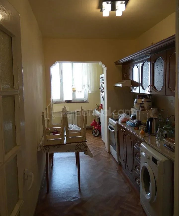 3 Սենյականոց Բնակարան, 66քմ, 6/9 հարկ, Նորմալ Վիճակում