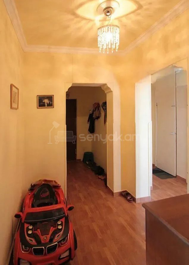 3 Սենյականոց Բնակարան, 66քմ, 6/9 հարկ, Նորմալ Վիճակում