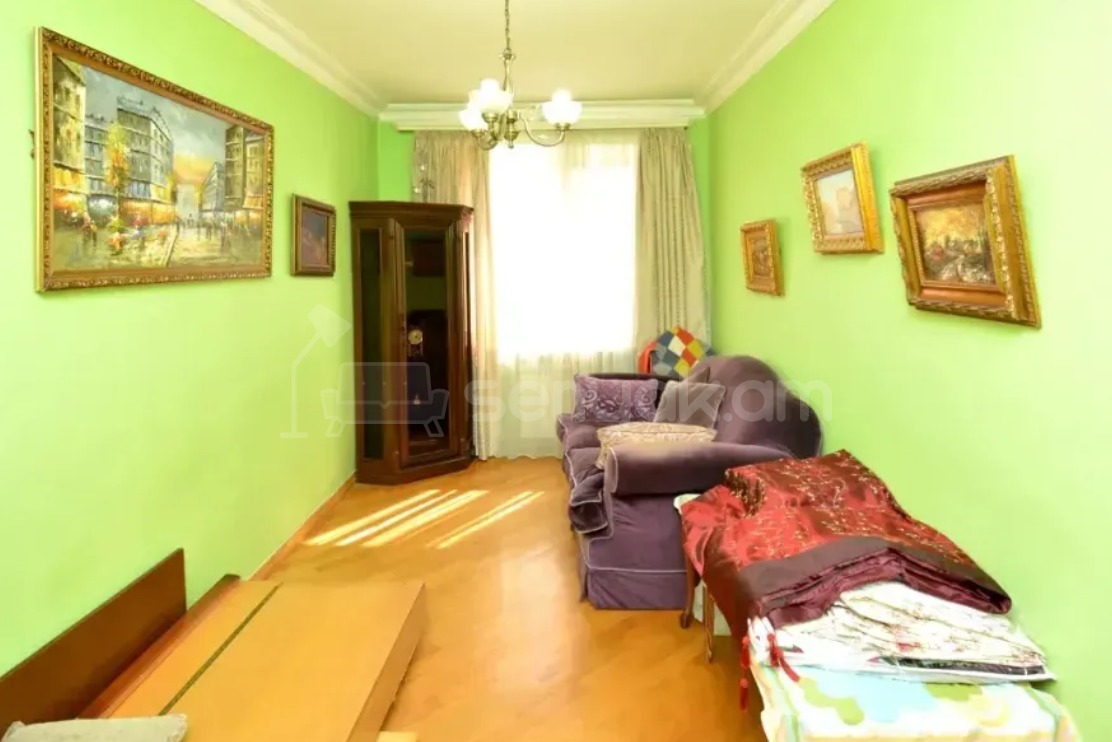 4 Սենյականոց Բնակարան Քարե Շենքում, 87քմ, 4/5 հարկ, Կապիտալ Վերանորոգված