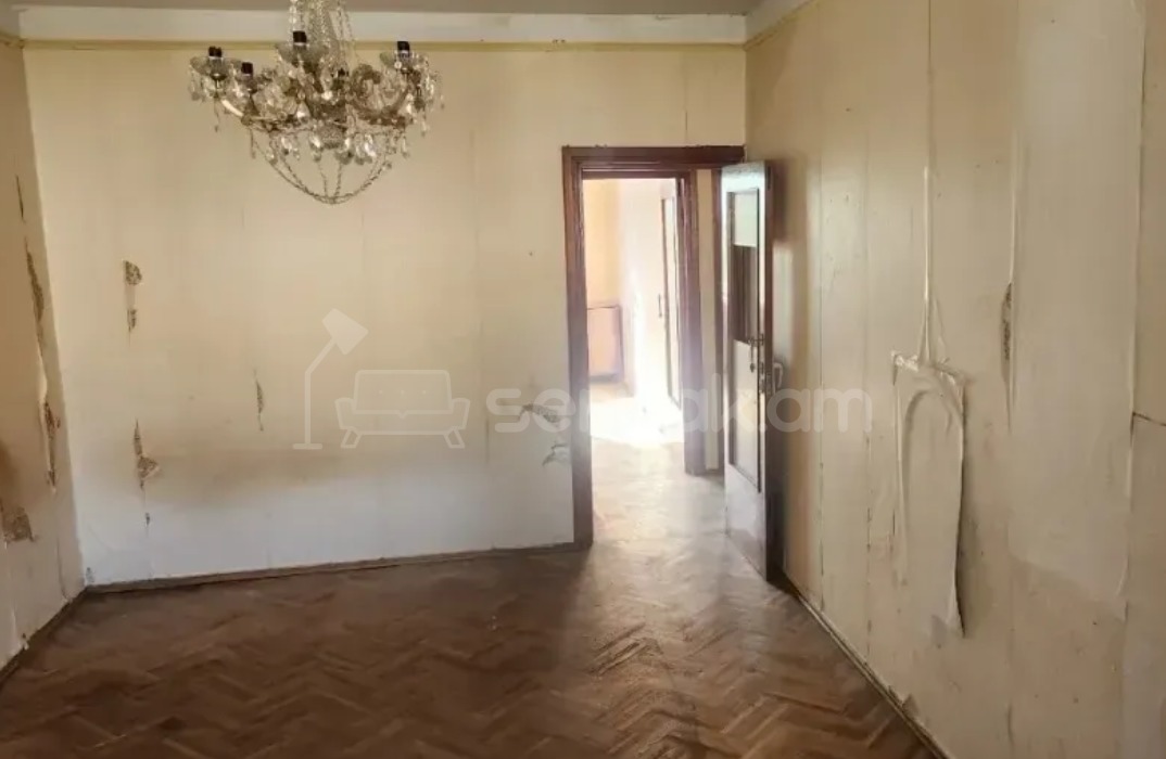 3 Սենյականոց Բնակարան Քարե Շենքում, 76քմ, 4/5 հարկ, Պետական Վիճակում