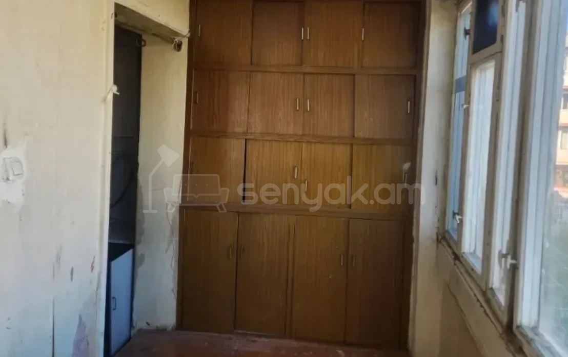 3 Սենյականոց Բնակարան Քարե Շենքում, 76քմ, 4/5 հարկ, Պետական Վիճակում