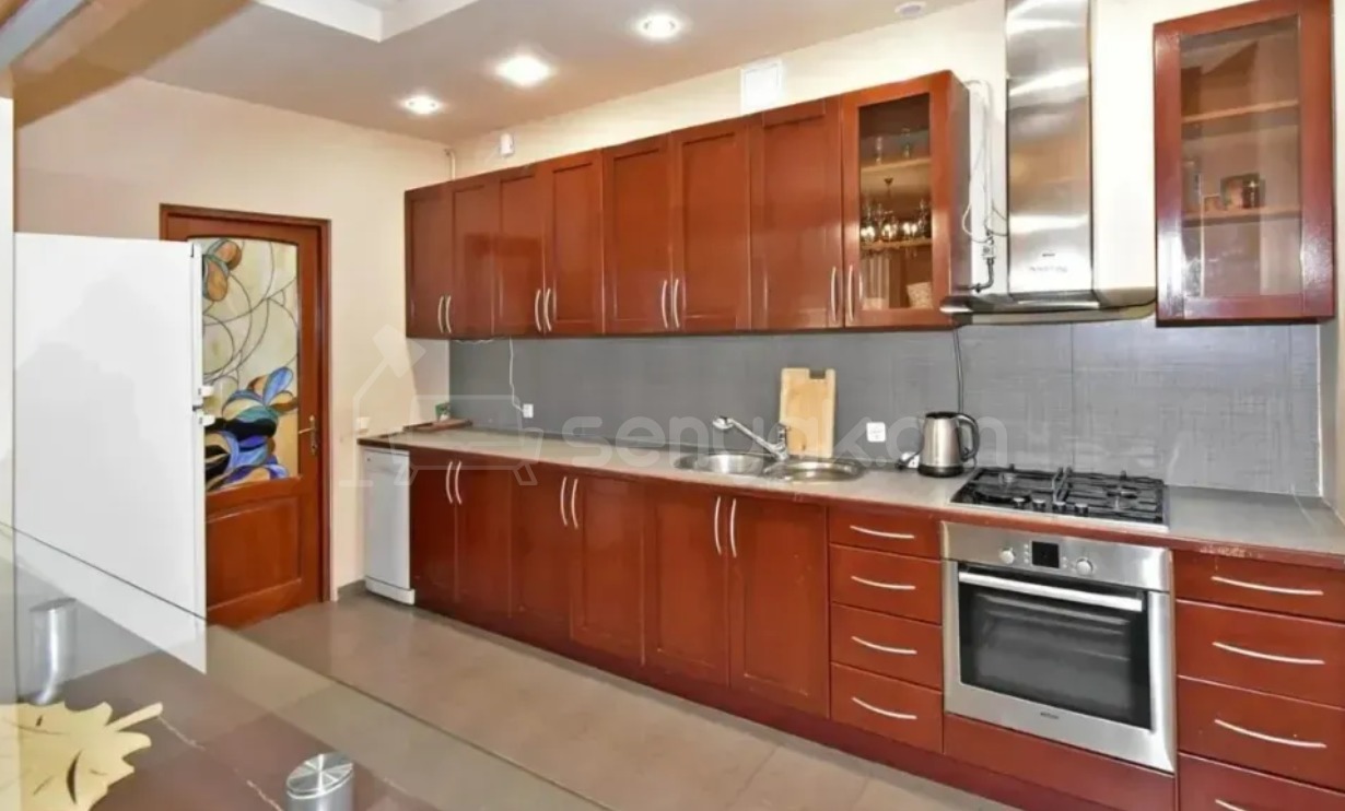 3 Սենյականոց Բնակարան Նորակառույցում, 138քմ, 9/13 հարկ, Դիզայներական Վերանորոգված