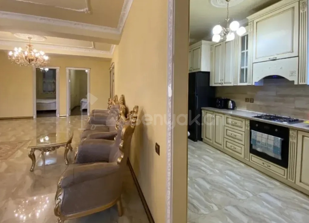 6 Սենյականոց Բնակարան Քարե Շենքում, 168քմ, 3/3 հարկ, Դիզայներական Վերանորոգված
