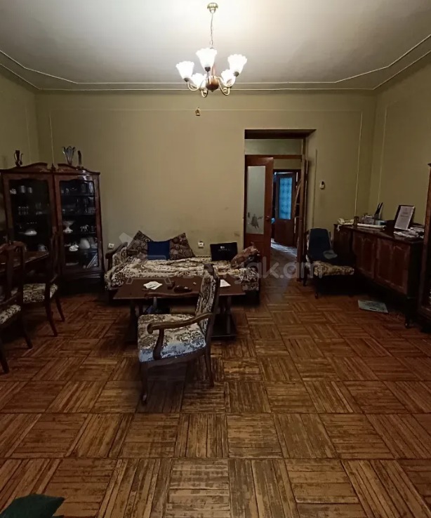 3 Սենյականոց Բնակարան Քարե Շենքում, 70քմ, 2/5 հարկ, Կոսմետիկ Վերանորոգված