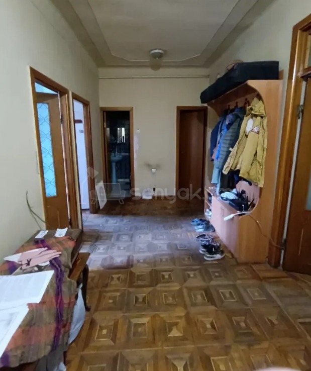 3 Սենյականոց Բնակարան Քարե Շենքում, 70քմ, 2/5 հարկ, Կոսմետիկ Վերանորոգված