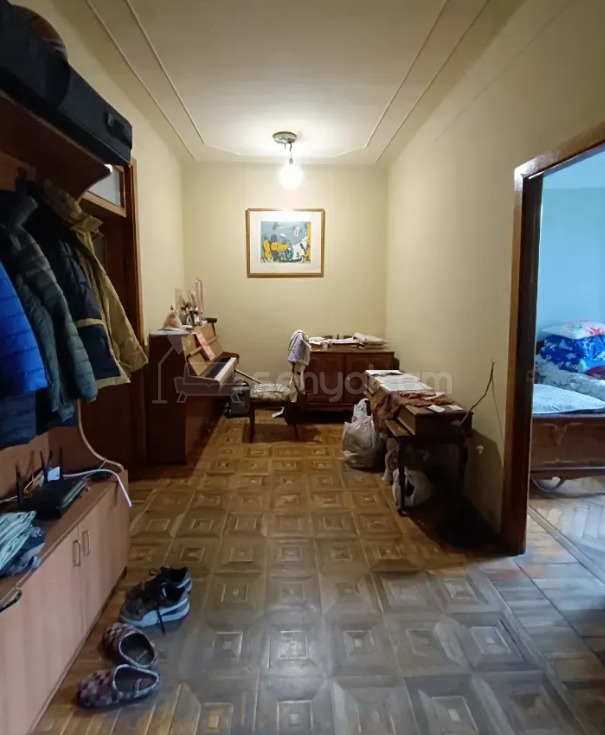 3 Սենյականոց Բնակարան Քարե Շենքում, 70քմ, 2/5 հարկ, Կոսմետիկ Վերանորոգված