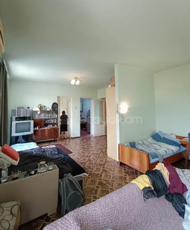 2 Սենյականոց Բնակարան Քարե Շենքում, 69քմ, 4/4 հարկ, Կոսմետիկ Վերանորոգված