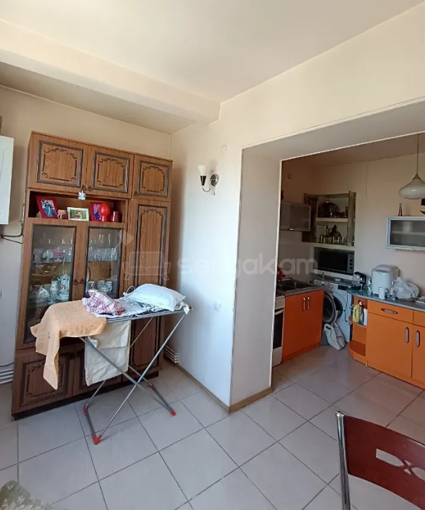 3 Սենյականոց Բնակարան Քարե Շենքում, 77քմ, 4/5 հարկ, Կոսմետիկ Վերանորոգված