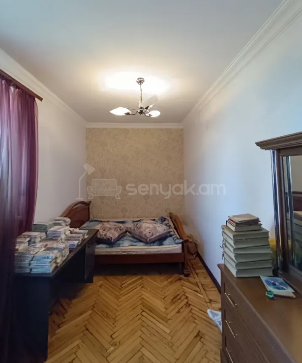 2 Սենյականոց Բնակարան Քարե Շենքում, 52քմ, 4/4 հարկ, Կապիտալ Վերանորոգված