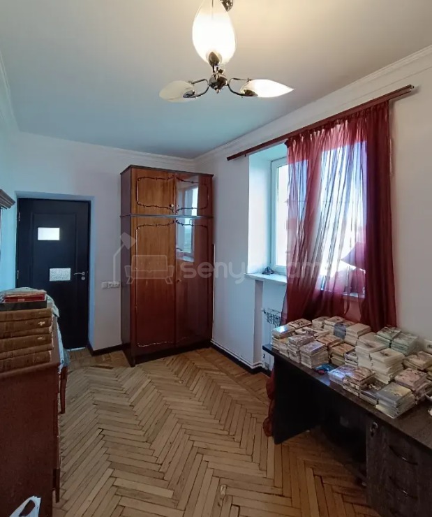 2 Սենյականոց Բնակարան Քարե Շենքում, 52քմ, 4/4 հարկ, Կապիտալ Վերանորոգված