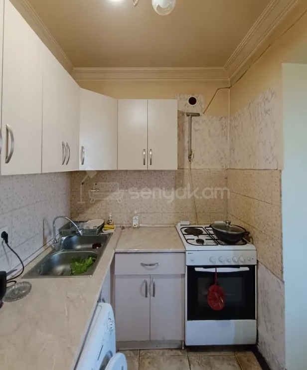 2 Սենյականոց Բնակարան Քարե Շենքում, 52քմ, 4/4 հարկ, Կապիտալ Վերանորոգված