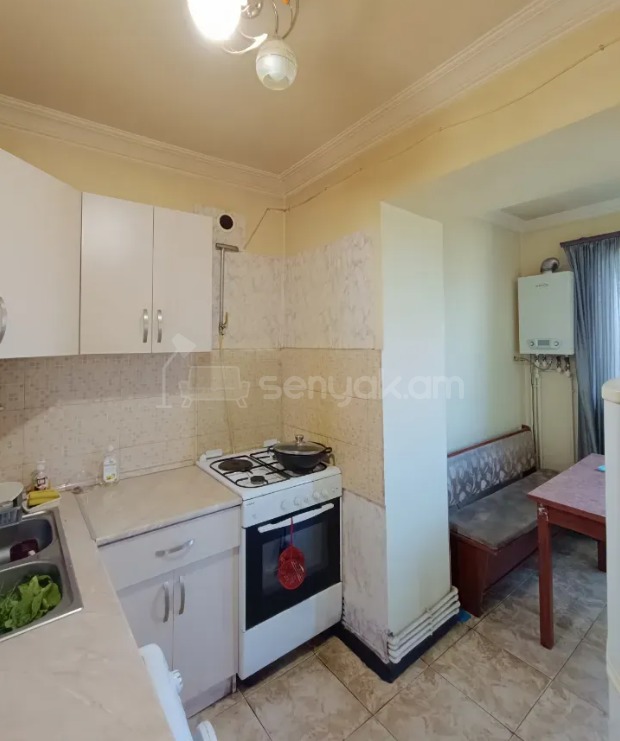 2 Սենյականոց Բնակարան Քարե Շենքում, 52քմ, 4/4 հարկ, Կապիտալ Վերանորոգված