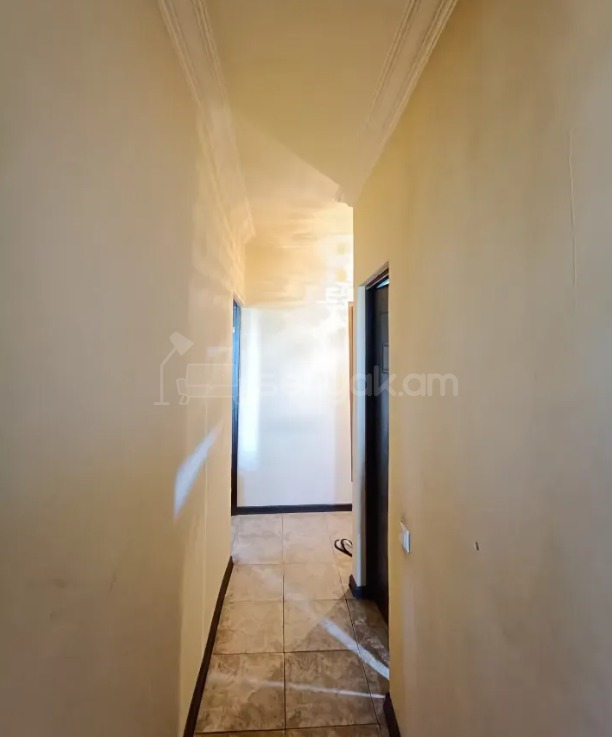 2 Սենյականոց Բնակարան Քարե Շենքում, 52քմ, 4/4 հարկ, Կապիտալ Վերանորոգված