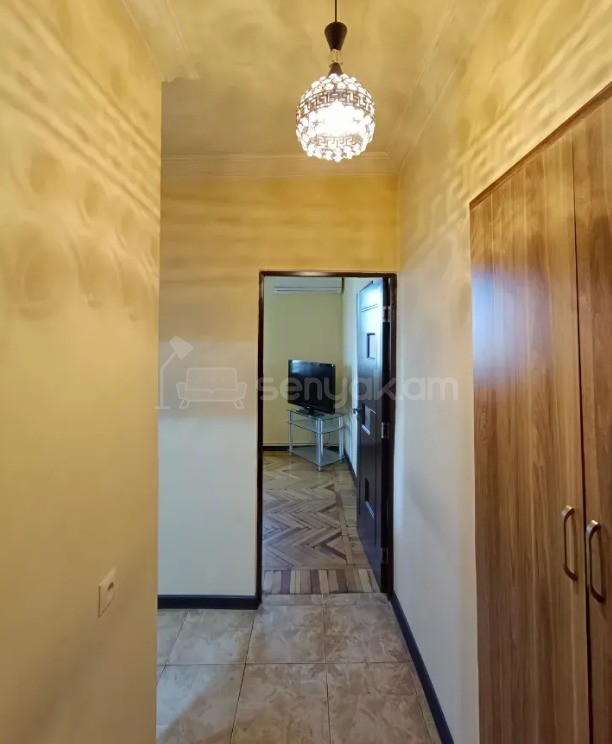 2 Սենյականոց Բնակարան Քարե Շենքում, 52քմ, 4/4 հարկ, Կապիտալ Վերանորոգված