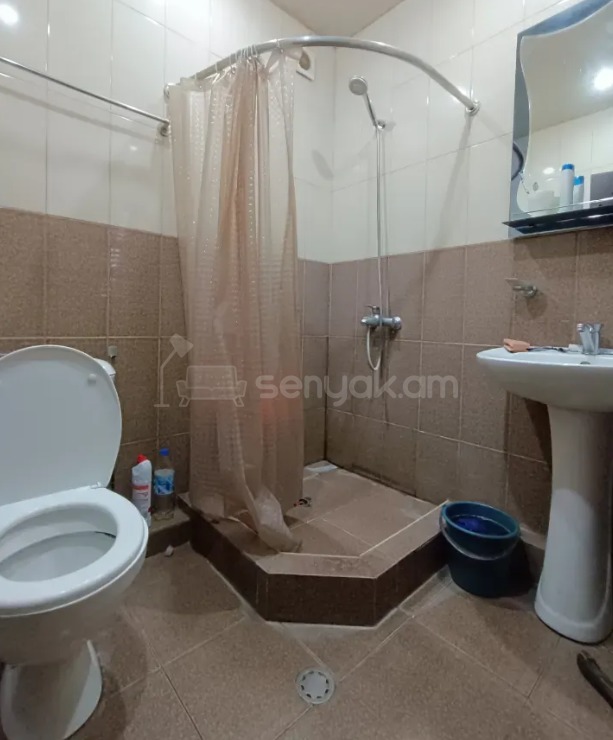 2 Սենյականոց Բնակարան Քարե Շենքում, 52քմ, 4/4 հարկ, Կապիտալ Վերանորոգված