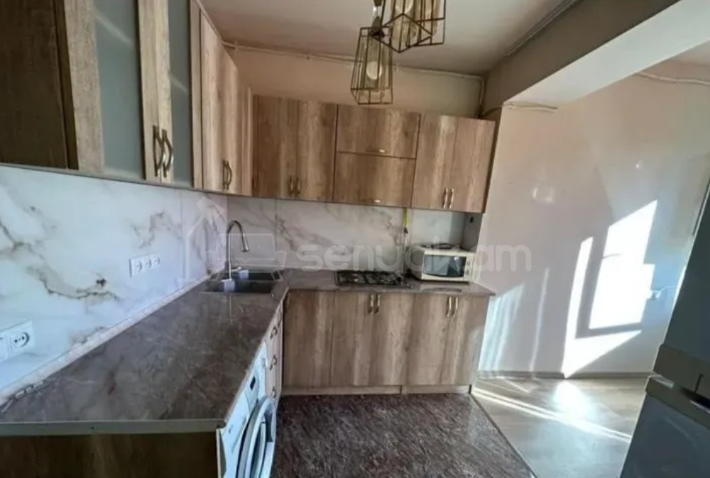 2 Սենյականոց Բնակարան Քարե Շենքում, 44քմ, 3/5 հարկ, Կապիտալ Վերանորոգված
