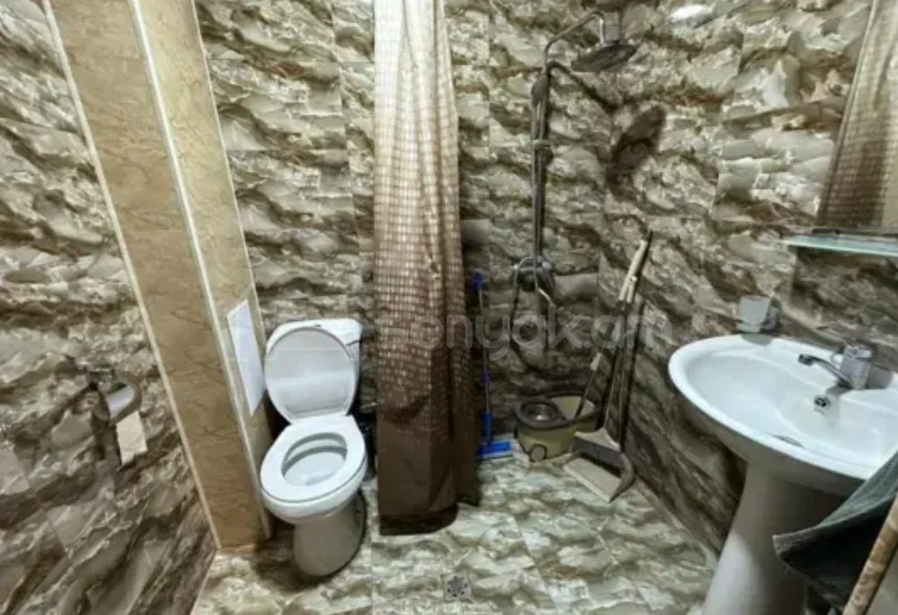 2 Սենյականոց Բնակարան Քարե Շենքում, 44քմ, 3/5 հարկ, Կապիտալ Վերանորոգված