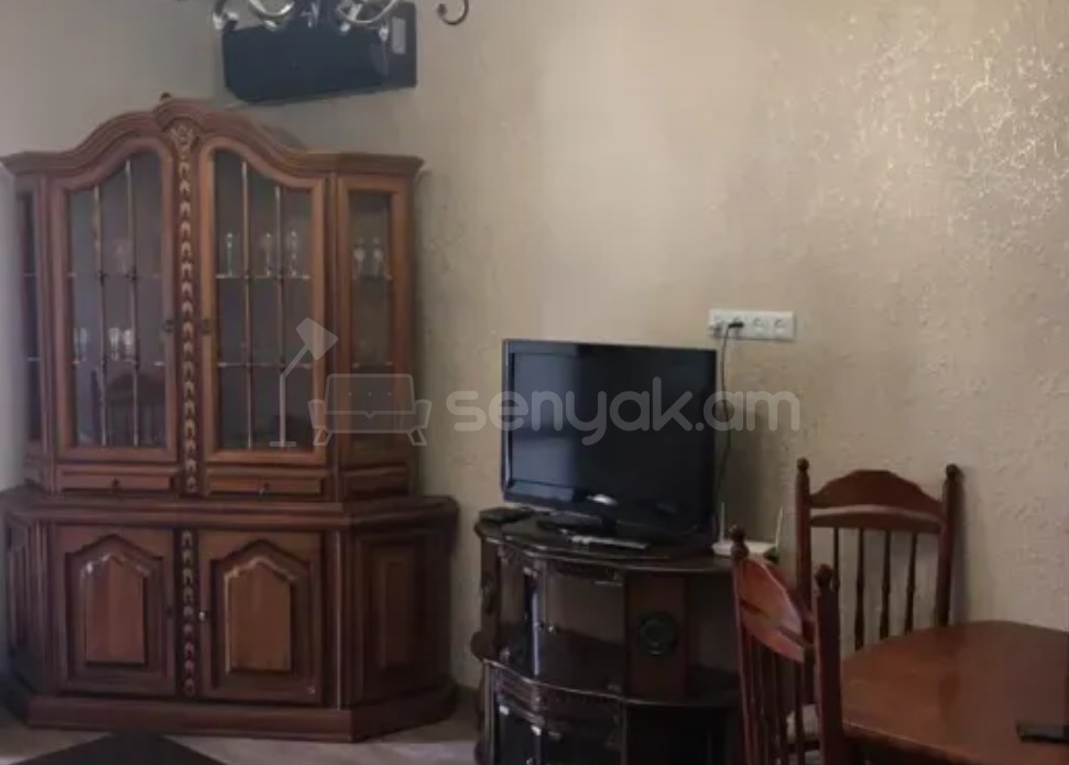 2 Սենյականոց Բնակարան Քարե Շենքում, 44քմ, 3/5 հարկ, Կապիտալ Վերանորոգված