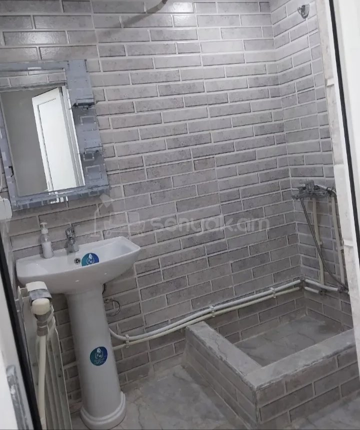 2 Սենյականոց Բնակարան, 52քմ, 1/9 հարկ, Նորմալ Վիճակում, Կահավորված, Արևկող