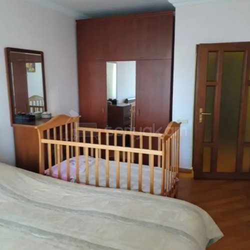 3 Սենյականոց Բնակարան Քարե Շենքում, 66քմ, 4/5 հարկ, Կապիտալ Վերանորոգված
