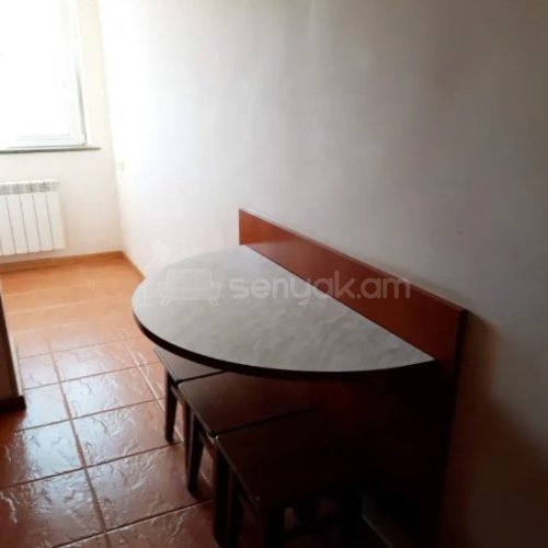 3 Սենյականոց Բնակարան Քարե Շենքում, 66քմ, 4/5 հարկ, Կապիտալ Վերանորոգված