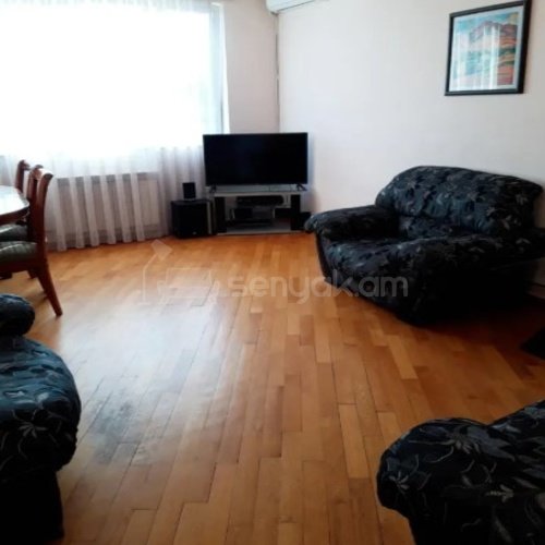 3 Սենյականոց Բնակարան Քարե Շենքում, 66քմ, 4/5 հարկ, Կապիտալ Վերանորոգված