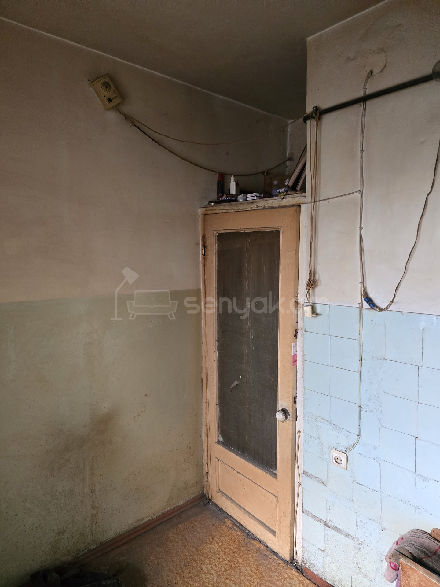 1 Սենյականոց Բնակարան Քարե Շենքում, 37քմ, 4/5 հարկ, Զրոյական Վիճակում