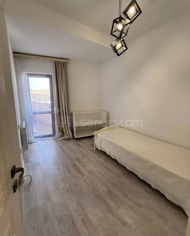 4 Սենյականոց Բնակարան Նորակառույցում, 125քմ, 8/16 հարկ, Դիզայներական Վերանորոգված, Կահավորված, Արևկող