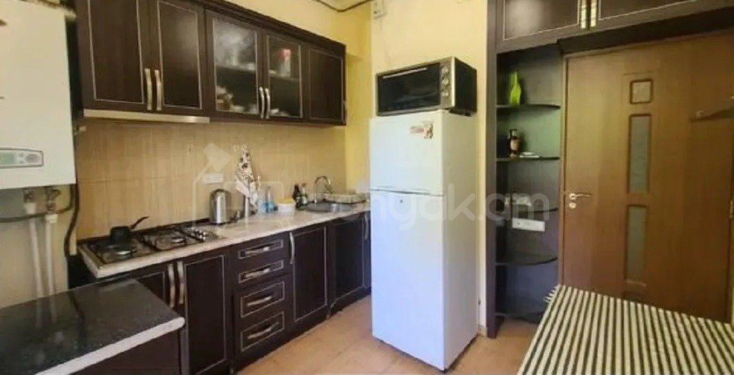 1 Սենյականոց Բնակարան Քարե Շենքում, 45քմ, 2/5 հարկ, Կոսմետիկ Վերանորոգված, Կահավորված