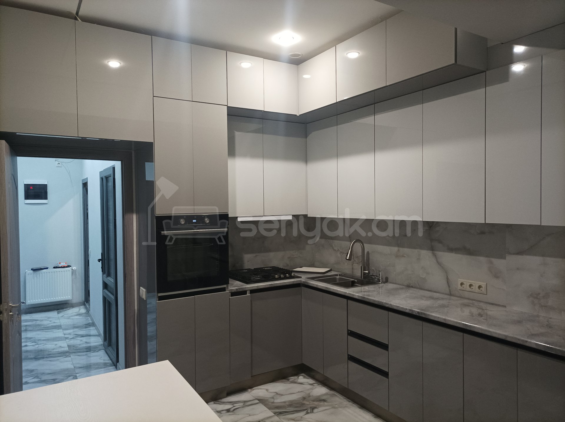 4 Սենյականոց Բնակարան Նորակառույցում, 91քմ, 4/16 հարկ, Կապիտալ Վերանորոգված, Կահավորված, Արևկող