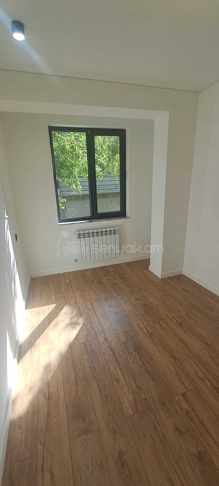 2 Սենյականոց Բնակարան Քարե Շենքում, 39քմ, 1/5 հարկ, Կապիտալ Վերանորոգված