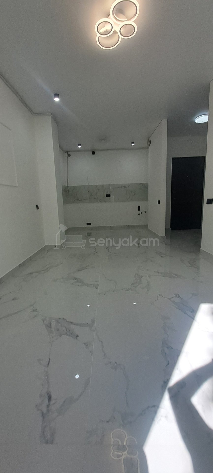 2 Սենյականոց Բնակարան Քարե Շենքում, 39քմ, 1/5 հարկ, Կապիտալ Վերանորոգված
