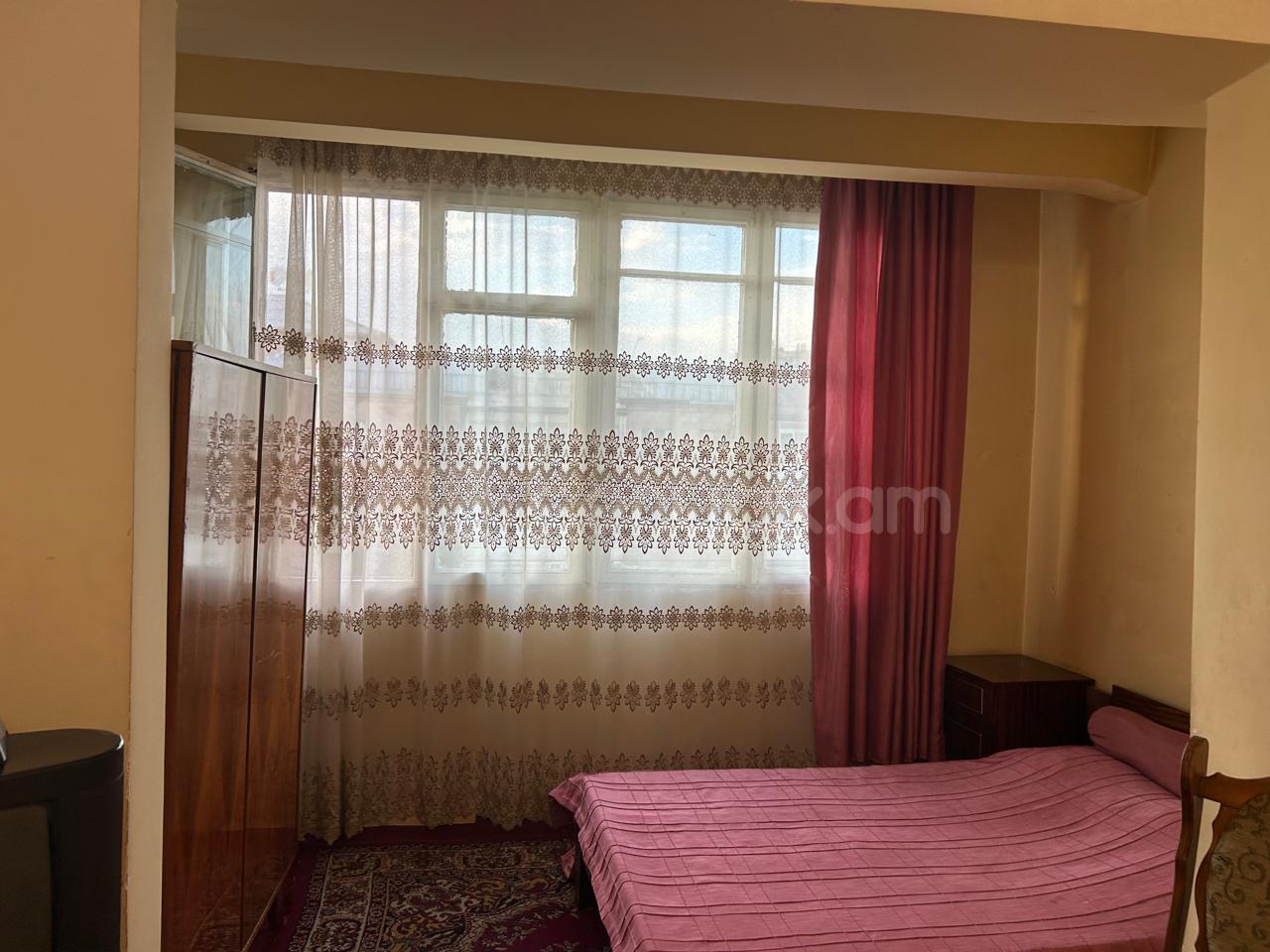 1 Սենյականոց Բնակարան Քարե Շենքում, 48քմ, 5/5 հարկ, Կոսմետիկ Վերանորոգված, Կահավորված, Արևկող