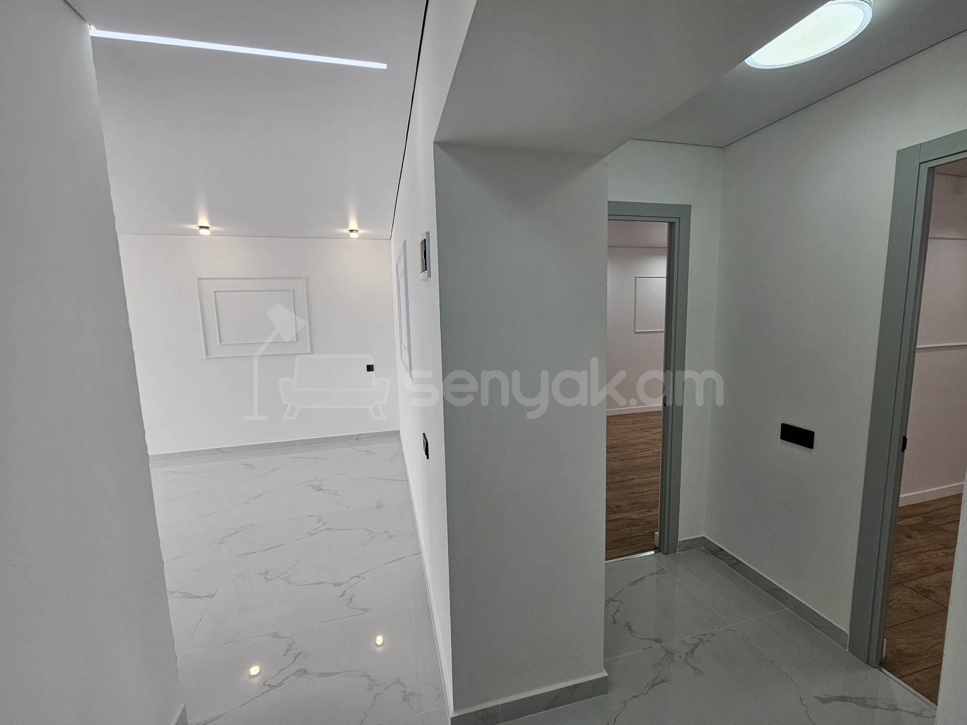 3 Սենյականոց Բնակարան Քարե Շենքում, 78քմ, 3/4 հարկ, Դիզայներական Վերանորոգված