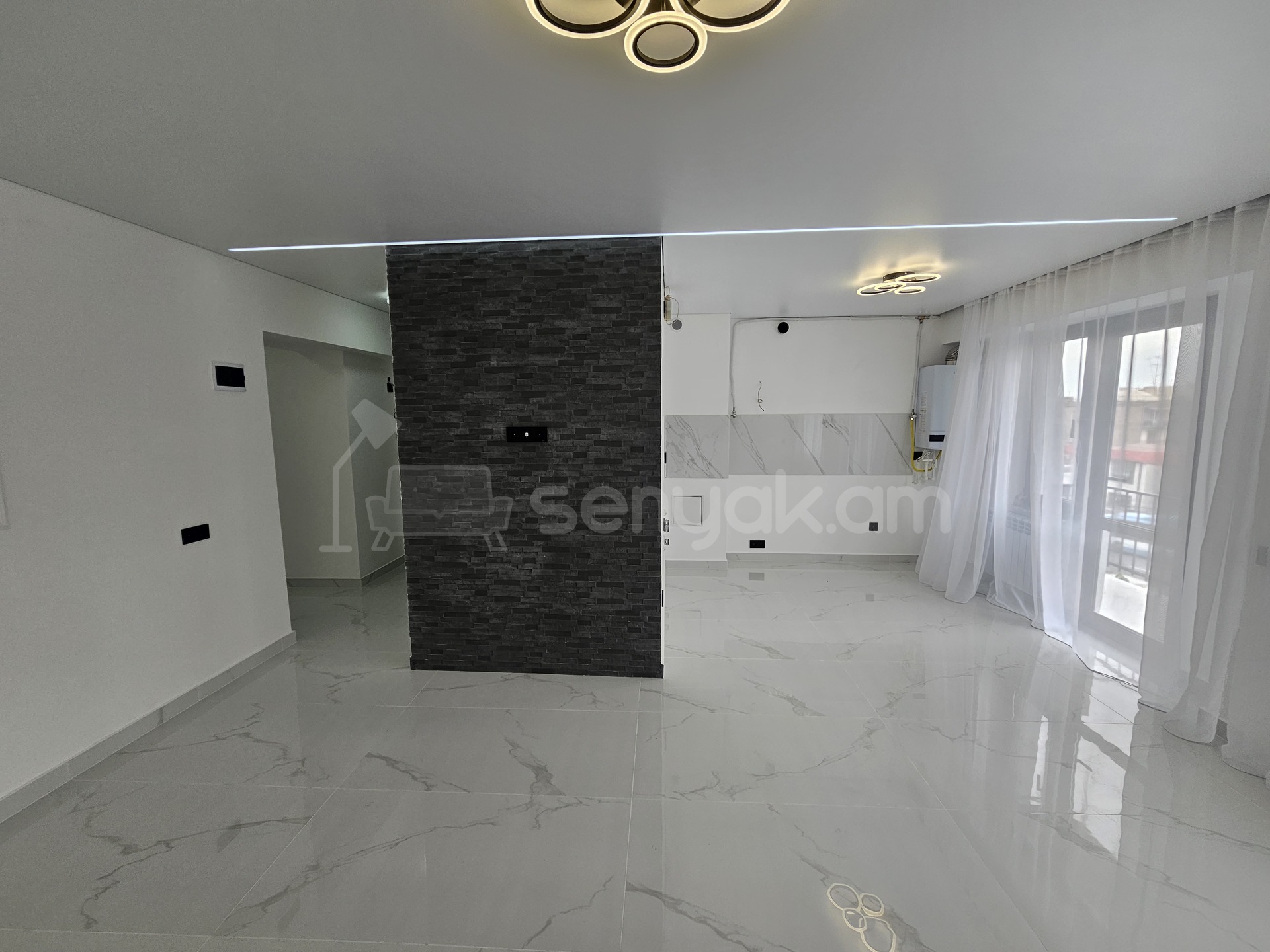 3 Սենյականոց Բնակարան Քարե Շենքում, 78քմ, 3/4 հարկ, Դիզայներական Վերանորոգված