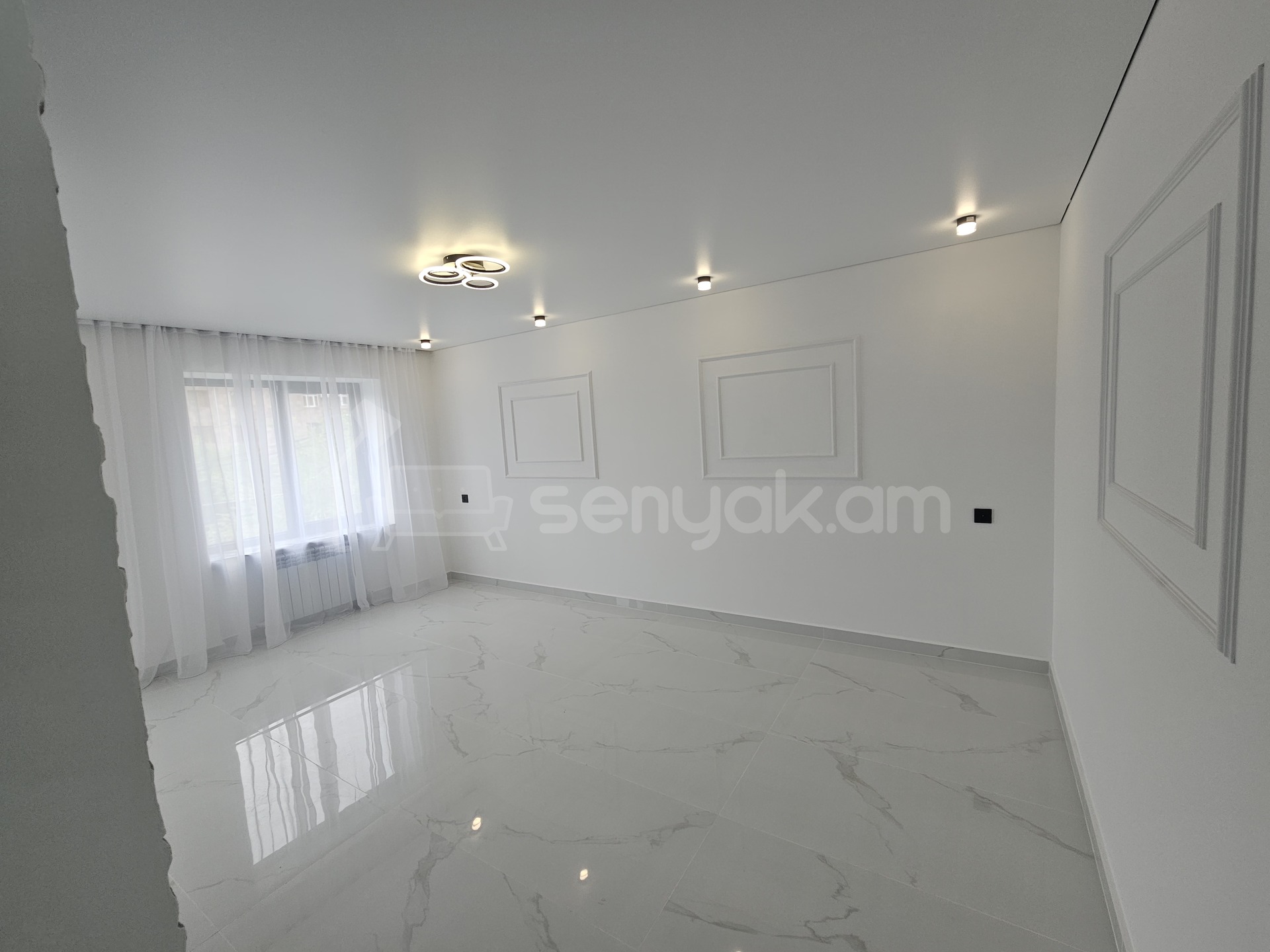 3 Սենյականոց Բնակարան Քարե Շենքում, 78քմ, 3/4 հարկ, Դիզայներական Վերանորոգված