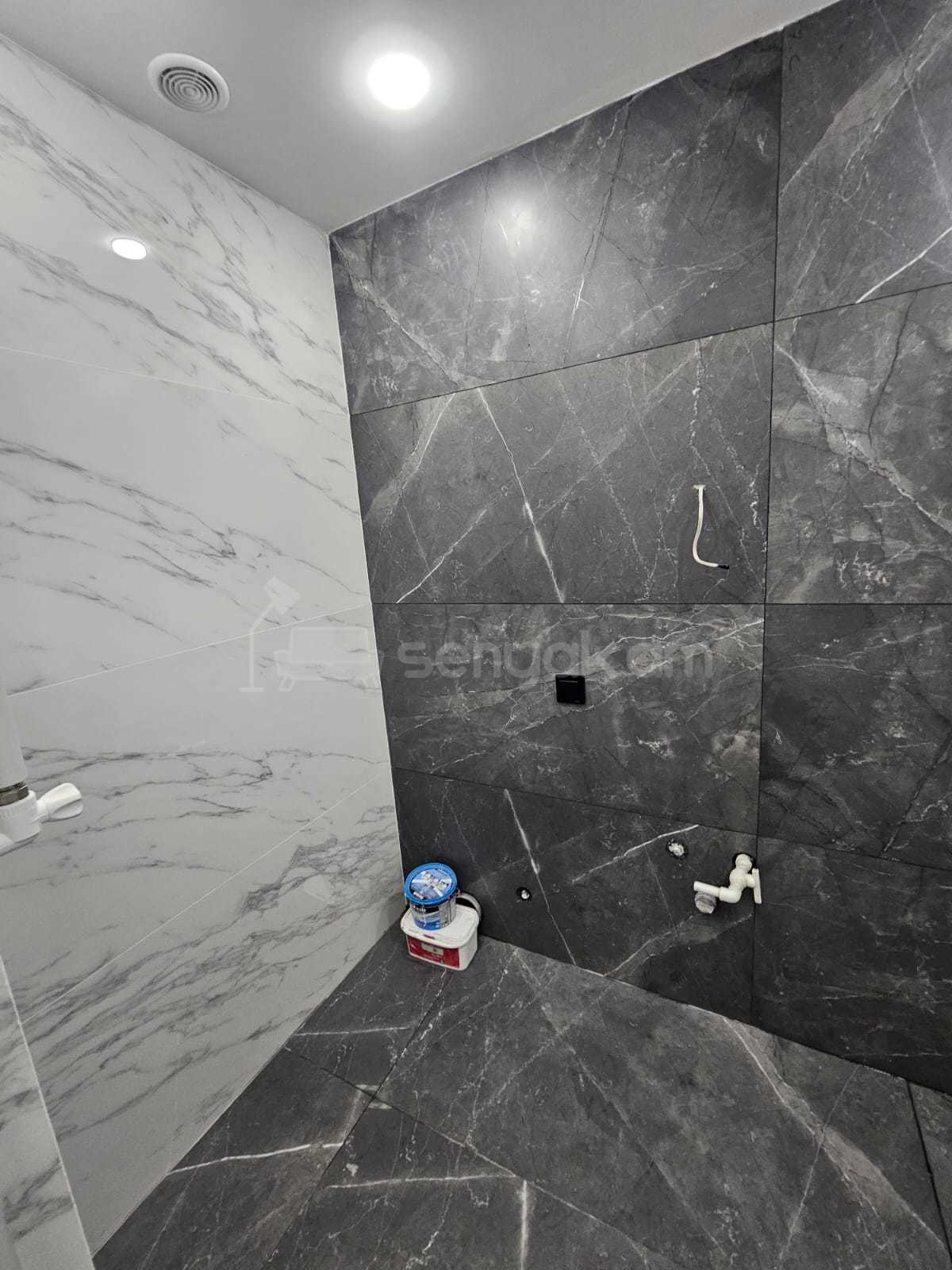 3 Սենյականոց Բնակարան Քարե Շենքում, 78քմ, 3/4 հարկ, Դիզայներական Վերանորոգված
