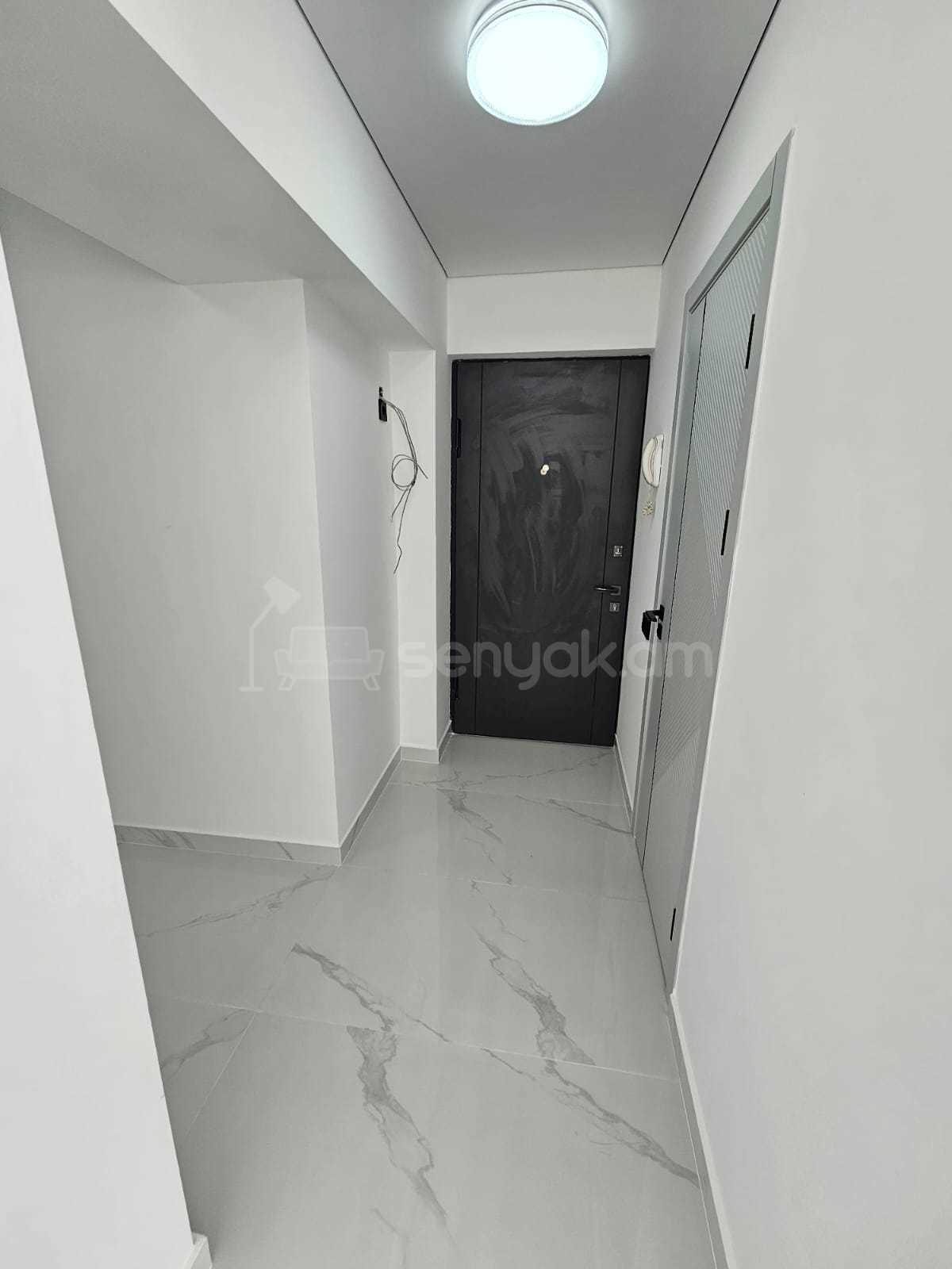3 Սենյականոց Բնակարան Քարե Շենքում, 78քմ, 3/4 հարկ, Դիզայներական Վերանորոգված