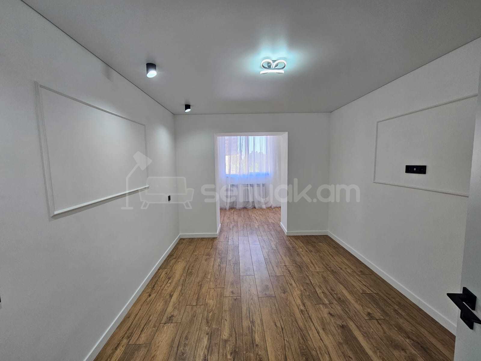 3 Սենյականոց Բնակարան Քարե Շենքում, 78քմ, 3/4 հարկ, Դիզայներական Վերանորոգված