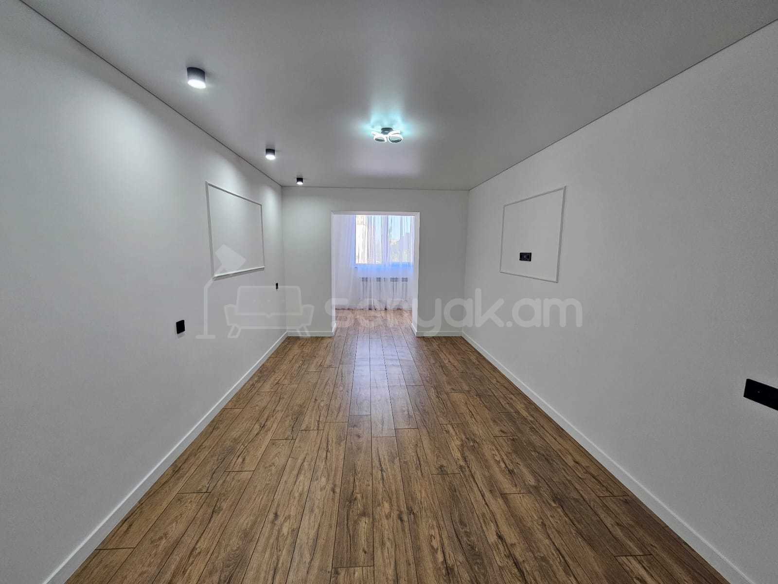 3 Սենյականոց Բնակարան Քարե Շենքում, 78քմ, 3/4 հարկ, Դիզայներական Վերանորոգված