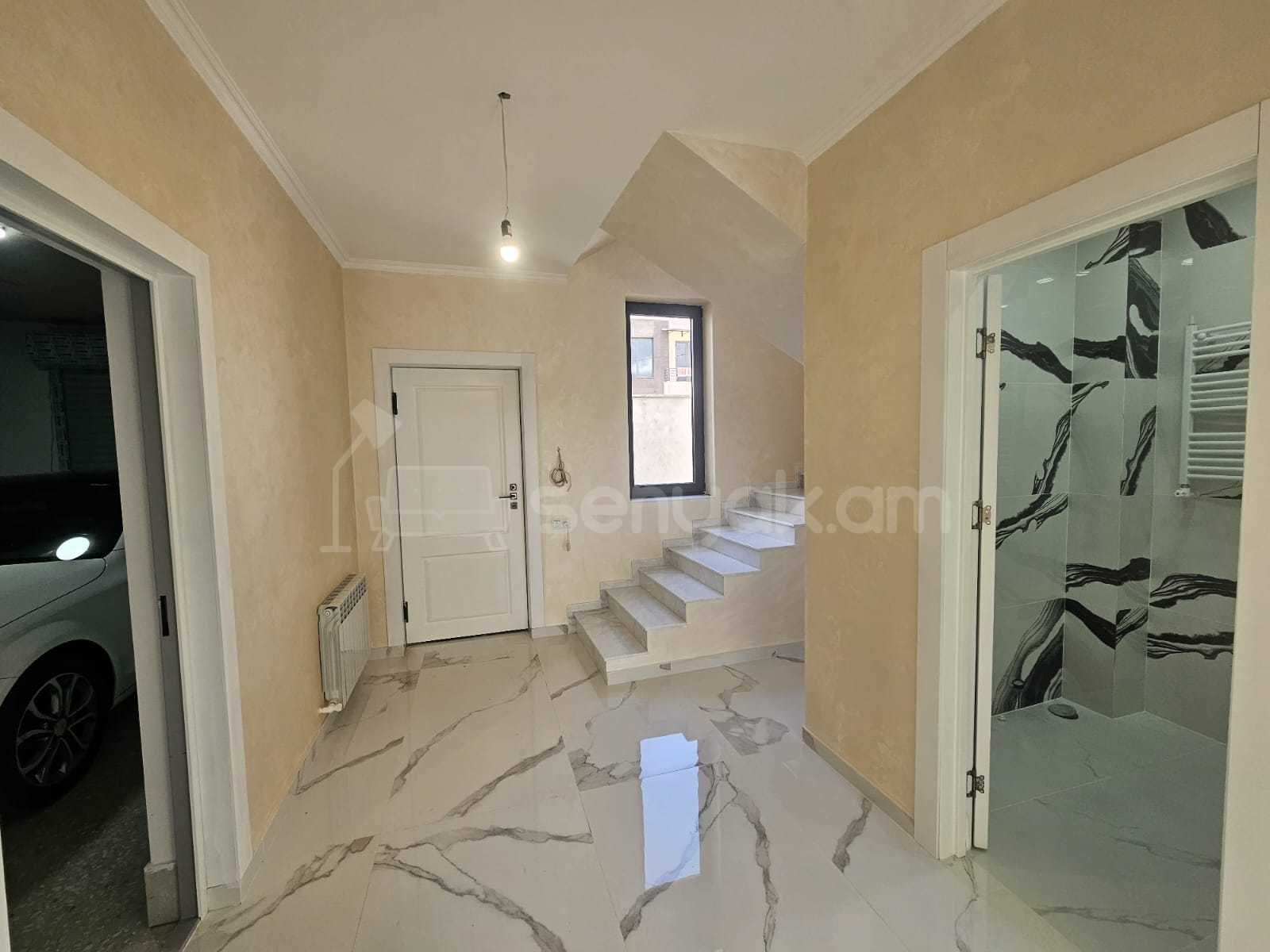 4 Սենյականոց Սեփական Տուն, 240քմ, Դիզայներական Վերանորոգված, Ավտոտնակով