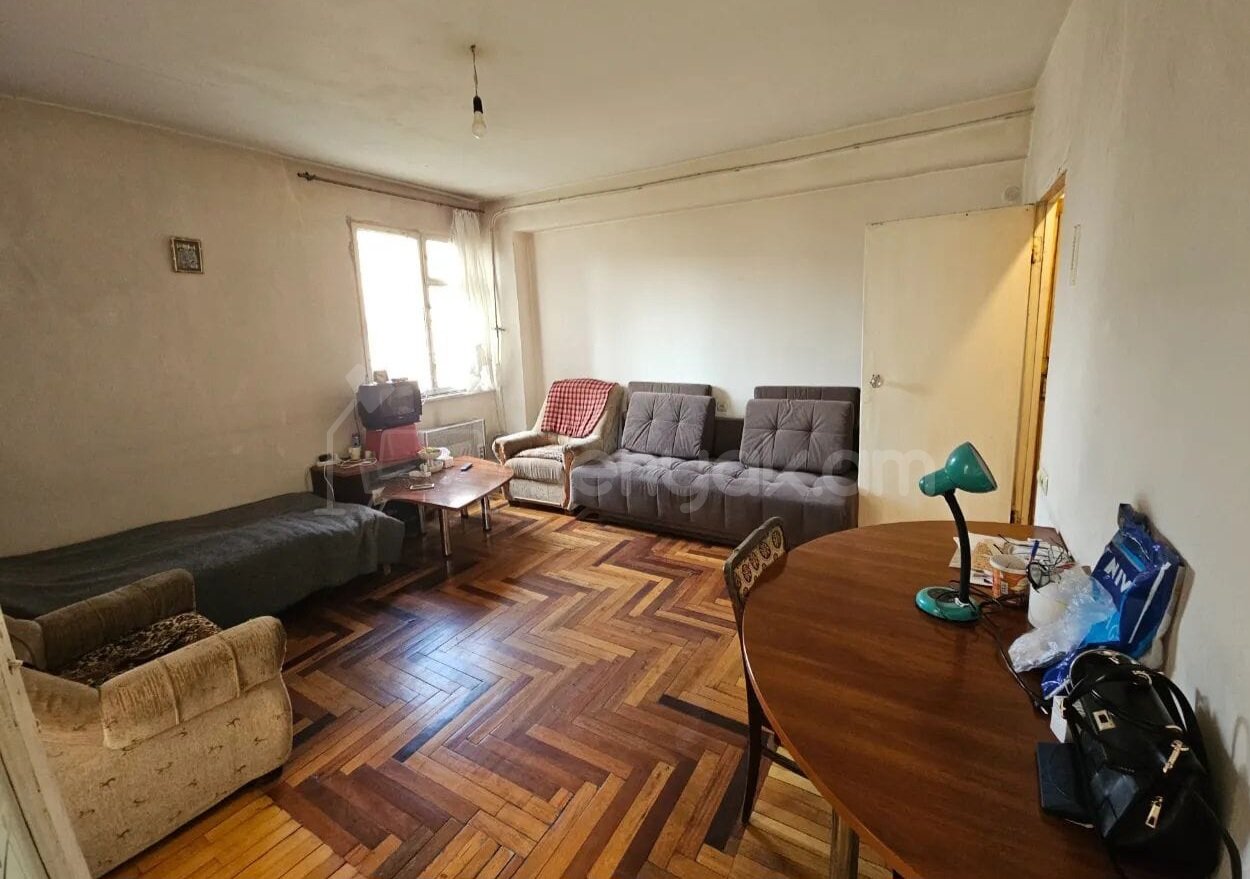 1 Սենյականոց Բնակարան, 37քմ, 3/9 հարկ, Պետական Վիճակում