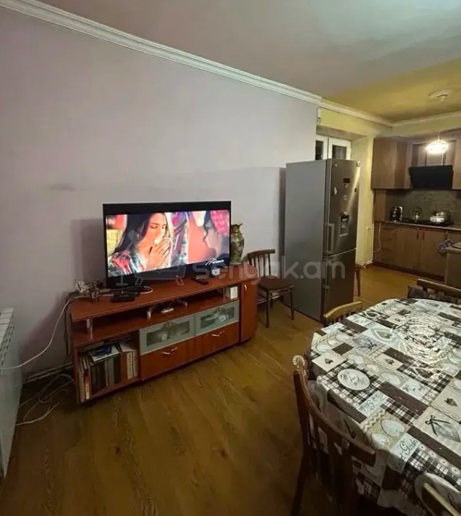 2 Սենյականոց Բնակարան Քարե Շենքում, 60քմ, 2/5 հարկ, Կապիտալ Վերանորոգված
