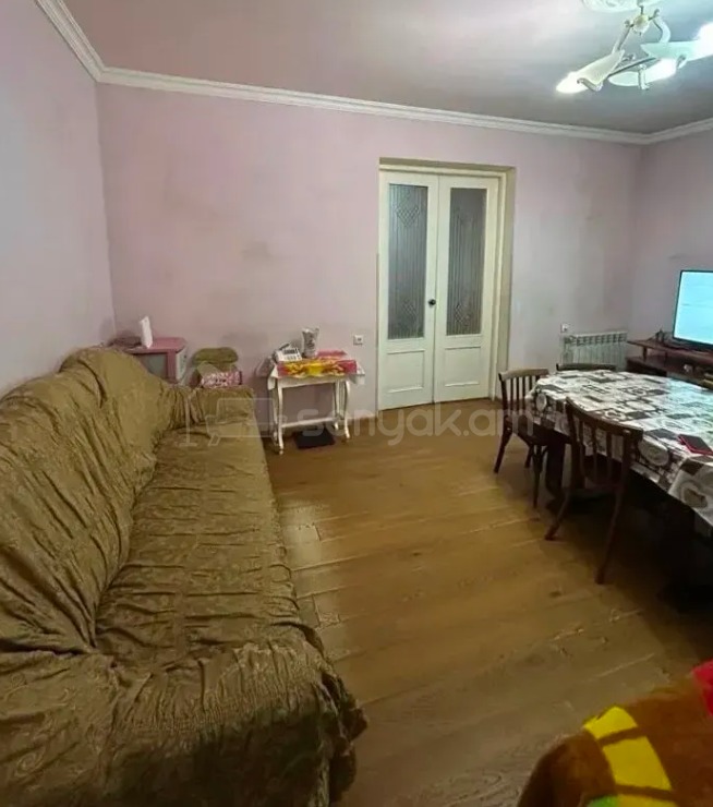 2 Սենյականոց Բնակարան Քարե Շենքում, 60քմ, 2/5 հարկ, Կապիտալ Վերանորոգված